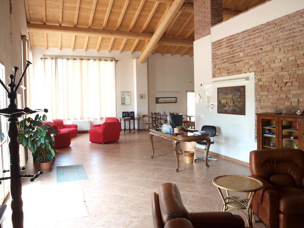 La Cascina Del Sole Hostel Rivarolo del Re ed Uniti Екстериор снимка