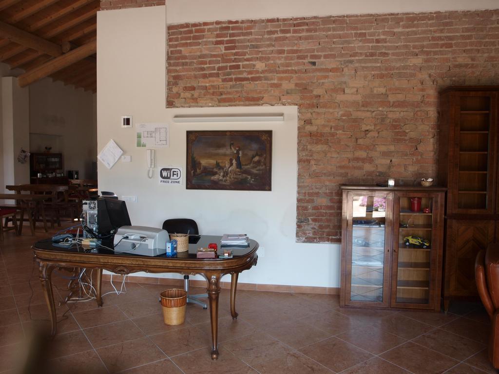 La Cascina Del Sole Hostel Rivarolo del Re ed Uniti Екстериор снимка