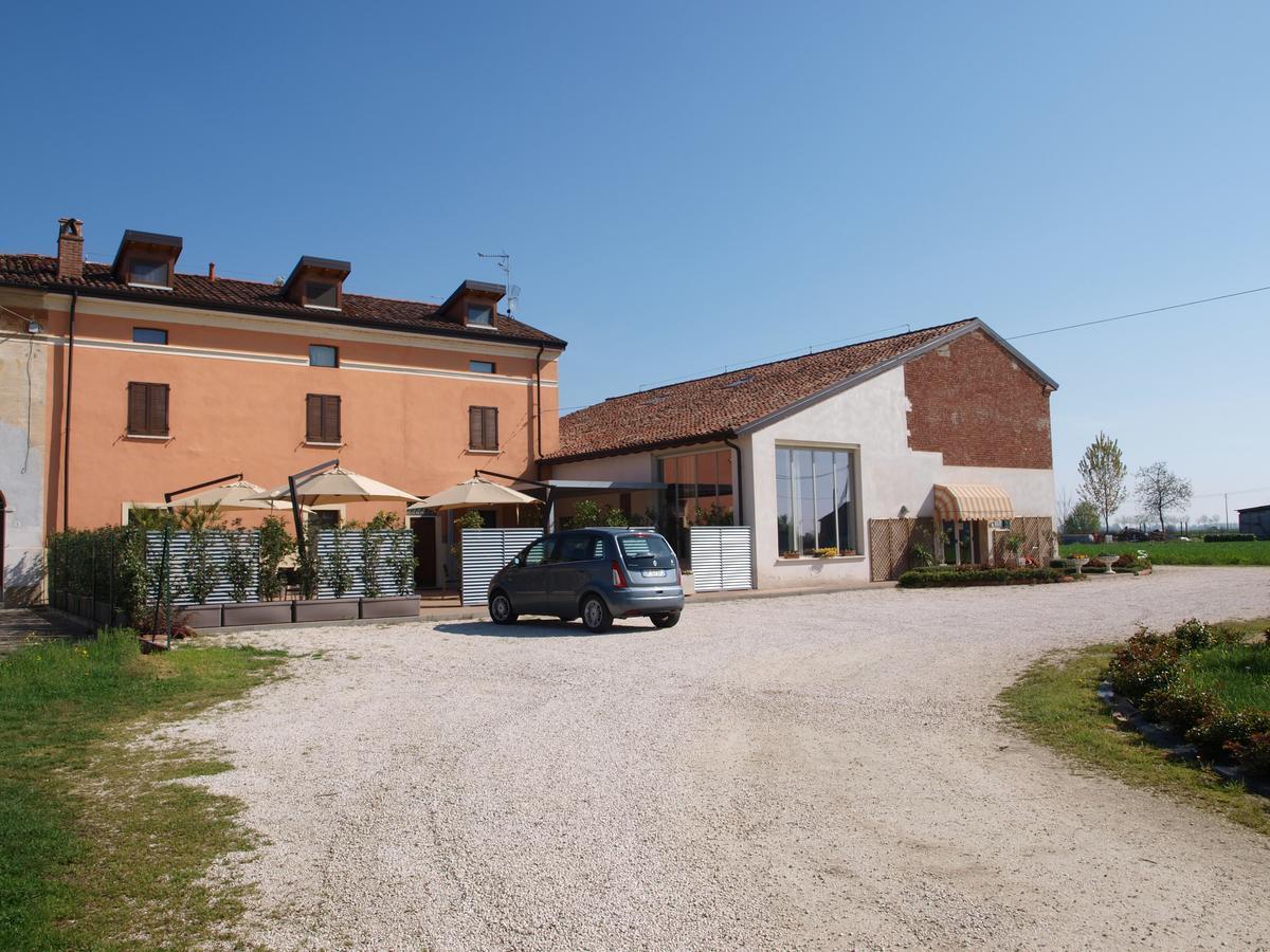 La Cascina Del Sole Hostel Rivarolo del Re ed Uniti Екстериор снимка