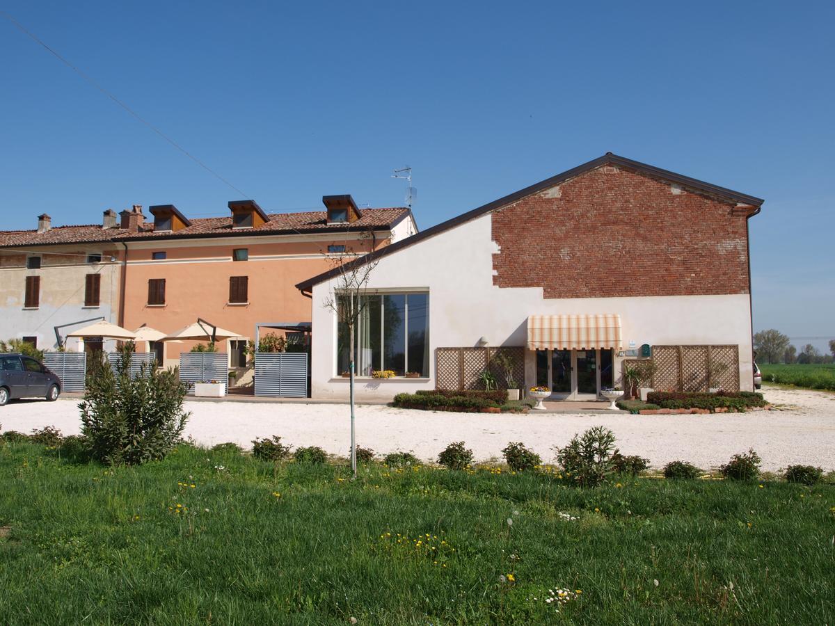La Cascina Del Sole Hostel Rivarolo del Re ed Uniti Екстериор снимка